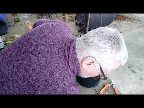 Видео: Мастер класс по изготовлению плетеного дерева из ивы