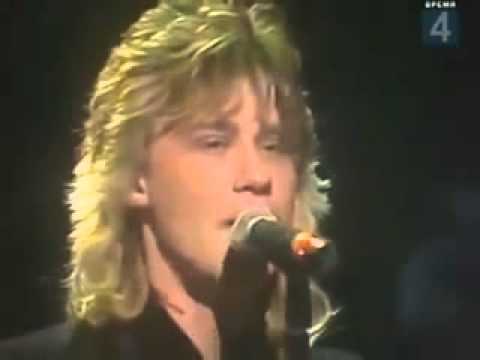 Видео: Геннадий Богданов (гр. "Русские") - "Ну и что" (Юрмала, 1990)