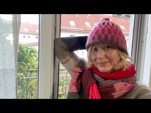 Видео: Готовые работы - шапка, платок, новая пряжа, процессы