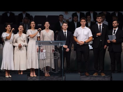 Видео: Там, дома у Него | Пение молодежи из Сакраменто