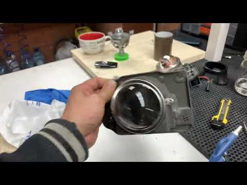 Видео: Как снять фары с Opel antara