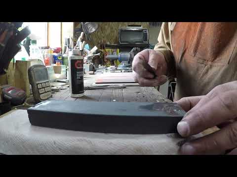 Видео: ремонт сломанного кончика ножа с помощью простого верстачного камня