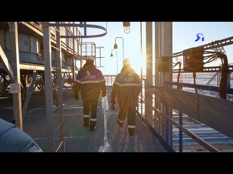 Видео: ПЕСНЯ О ГЛАВНОМ / В Ямбурге  ГП-9 отмечает пятнадцатилетие