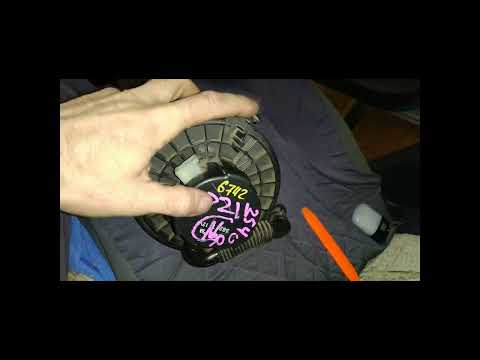 Видео: ниссан марч ак12. 2002г снимаем вентилятор печки