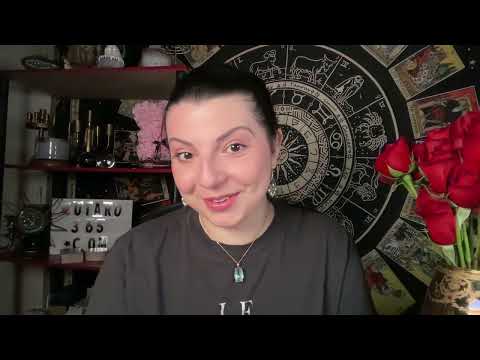 Видео: Есть ли у него другая? Кто вы для него? Таро Юлия Петрова