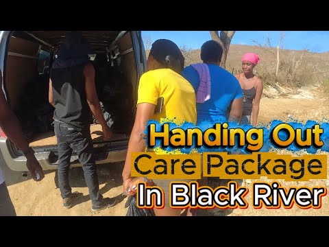 Видео: 😢 Душераздирающие сцены в Блэк-Ривер - и раздача посылок с гуманитарной помощью.