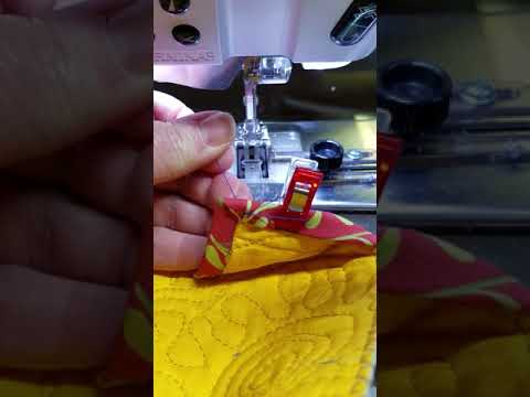 Видео: BERNINA #88 Идеальный угловой шов с креплением для окантовки