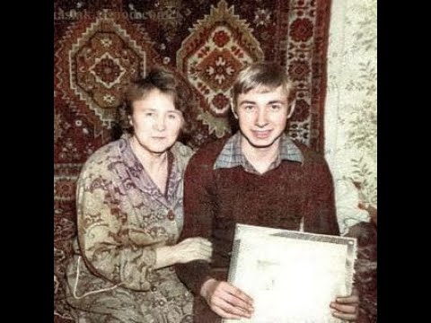 Видео: Мама Сергея Кузнецова мама гения в окружении бесов.  Суды по кредитам.
