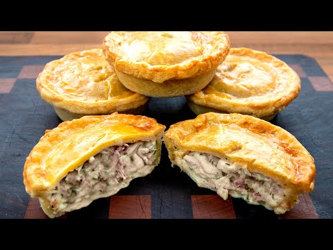 Видео: Пирог с курицей, ветчиной и грибами в сливочном соусе. Лучший пирог, который вы когда-либо пробов...