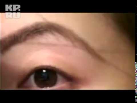 Видео: Коррекция бровей нитью [RU]