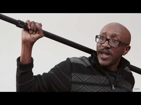 Видео: Учебное пособие по видеопроизводству — методы использования микрофона-подвеса для улучшения звука