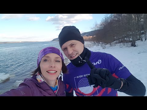 Видео: Подбираем ветровку для бега зимой (в холодное время года).