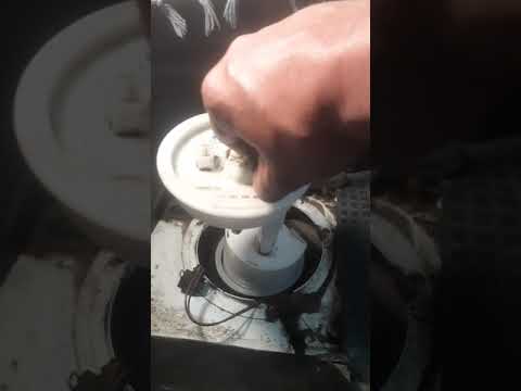 Видео: Фольксваген Т4 топливный датчик