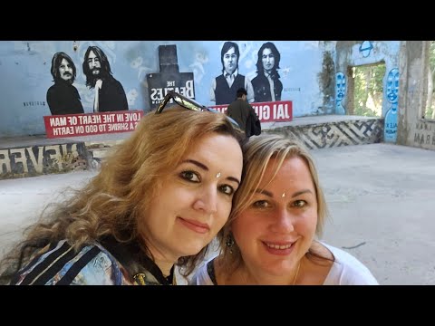 Видео: 42. Оля торгуется, ползая на коленях. Почему заброшен ашрам Битлз? Вечерний Ришикеш.