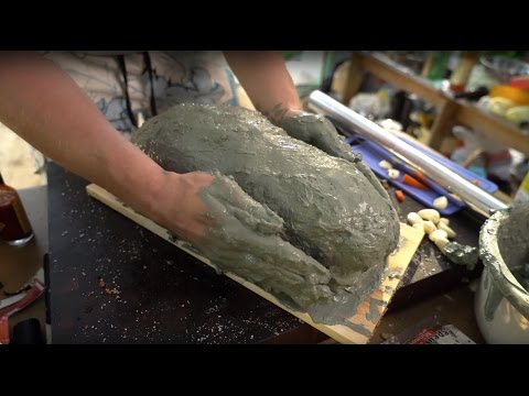 Видео: Мясо в глине запеченное в углях