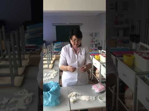 Видео: Медициналық таңу материалдарын дайындау және стерильді қорапқа салу(бикс)