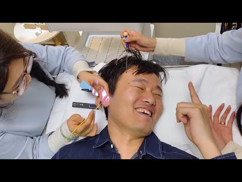 Видео: Две сестры чистят мне уши，как мне реагировать ? ASMR
