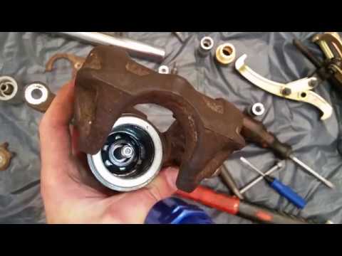 Видео: Переборка заднего тормозного суппорта Lucas/Trw (Brake caliper rebuild Lucas/Trw)