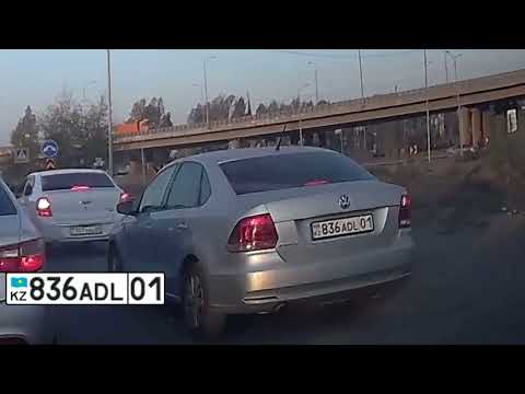 Видео: 17.10.2025 с.Бесагаш, Алатауская трасса, Движение по обочине, ст. 596 ч. 1.