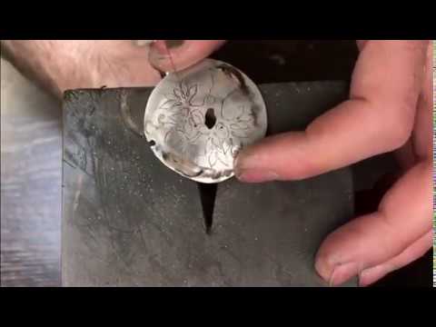 Видео: Как выпиливать ювелирным лобзикам