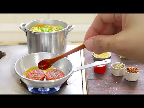 Видео: Без фоновой музыки. Топ-3 рецепта бургеров. Игрушечная кухня. Мини-еда. Приготовление еды.