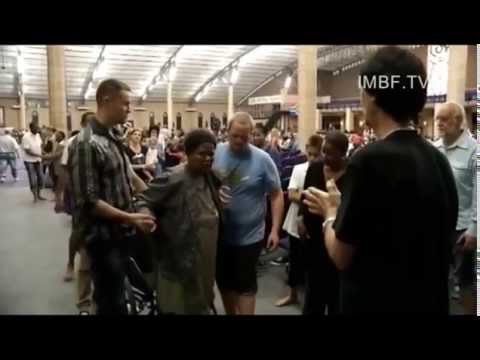 Видео: Исцеления в бассейне чудес.Кобус Ван Ренсбург