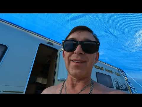 Видео: 2 ч. Жизнь в караване у моря