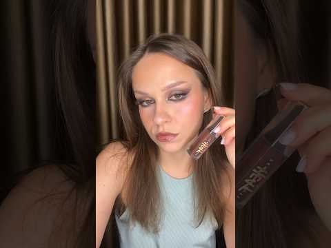 Видео: очередной шоколадный блеск для губ #макияж #рекомендации #fenty #shik #rhode