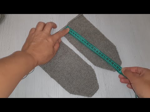 Видео: В'яжу дві шкарпетки одночасно. Майстер клас по в'язанню шкарпеток