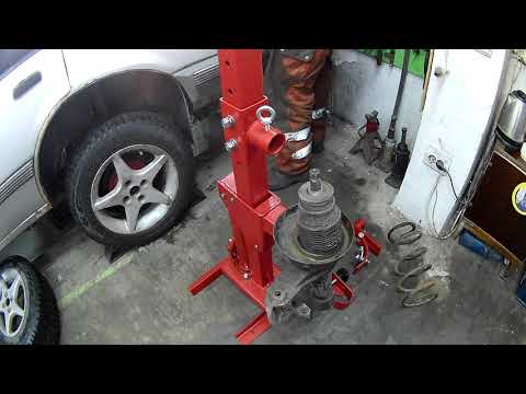 Видео: Гидравлическая стяжка пружин - испытания
