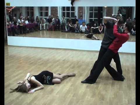 Видео: "Танго втроем"