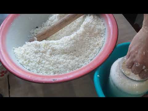 Видео: Як я засолюю (квашу)сир на зиму