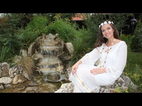 Видео: Цветелина - Слънце трепти (Дайчово / Варненско хоро) / Tzvetelina - Slance trepti, 2015