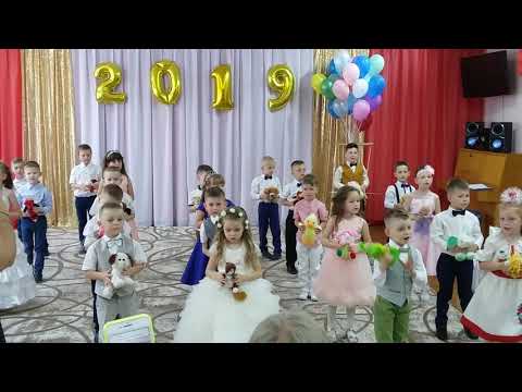 Видео: "Ведмедики, зайчата, кумедні мавпенята" Танець з іграшками.