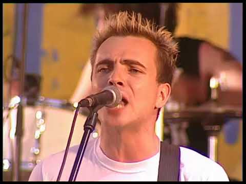 Видео: НАШЕСТВИЕ 2002: Наив - Суперзвезда