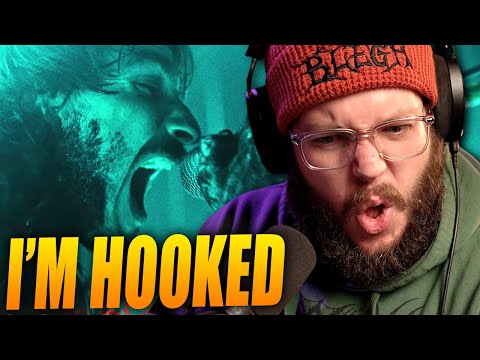 Видео: Я ОДЕРЖИМА этой эмо/металкор группой!