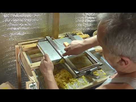 Видео: Матрица изготовление вощины в домашних условиях.