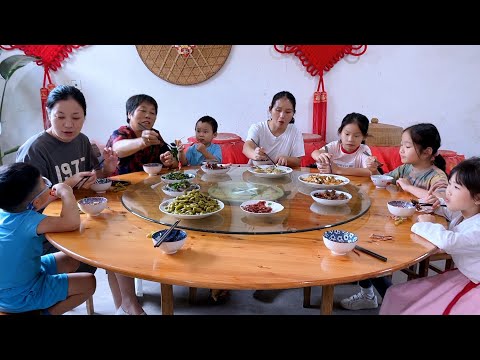 Видео: Вся семья собирается вместе и веселится