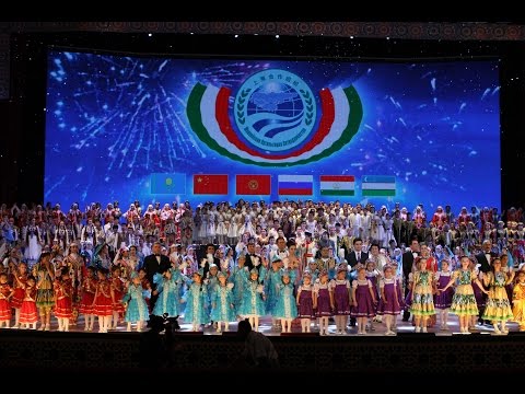 Видео: Консерти тантанавии "Шоми дустӣ" ба муносибати ҷаласаи Шӯрои сарони давлатҳои аъзои СҲШ