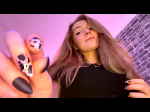 Видео: асмр влюбленная в тебя девушка спасает глазик от соринки,asmr a girl in love with you, eyes cleaning