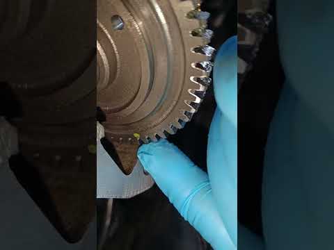 Видео: Mercedes S W221 om642 🔧 полная замена ГРМ без снятия ДВС 🔧 Приятный ухоженный авто 👍