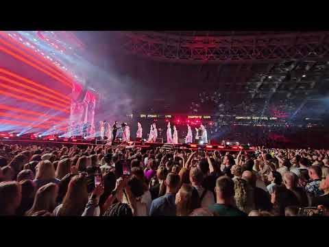 Видео: Руки Вверх - Он тебя целует 20.07.2024 Лужники