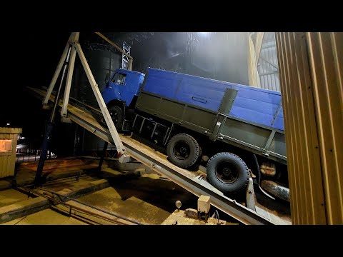 Видео: Дорога и болтовня. Разгрузка бортового Камаза на подъёмнике! Уборка урожая в Казахстане 2022! (№4)