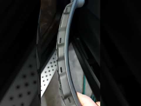 Видео: Замена дверной ручки на БМВ х5 е70