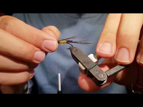 Видео: Молчаливый вязальщик. Нахлыстовая мушка AKE Variant