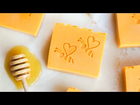 Видео: Медовое мыло ручной работы 🍯 Рецепт мыла натуральных цветов с эфирными маслами 🧼