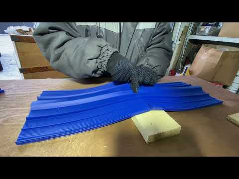 Видео: Монтаж гидрошпонки. Сварка с помощью топорика