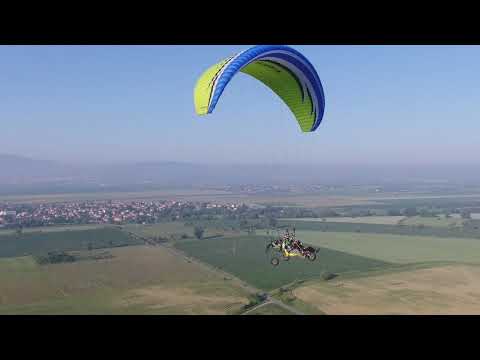 Видео: Тандемен полет с моторен парапланер до София