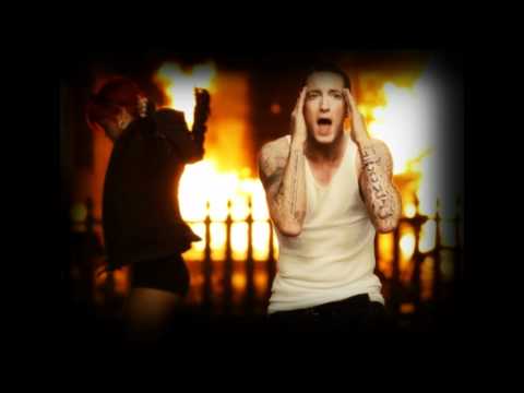 Видео: Рианна и Эминем русская версия