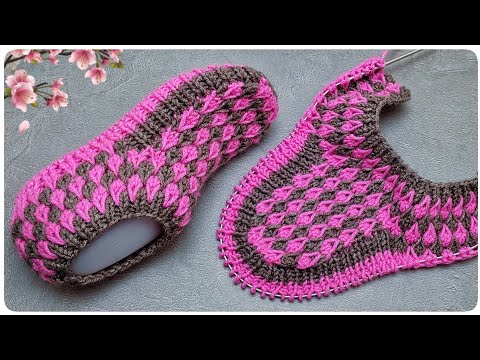 Видео: 👌НЕОБЫЧНЫЕ ТАПОЧКИ - СЛЕДКИ!!!💥Быстро, на двух спицах!👍 (МК для начинающих)